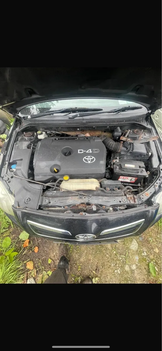 Toyota avensis breaking - Image 3