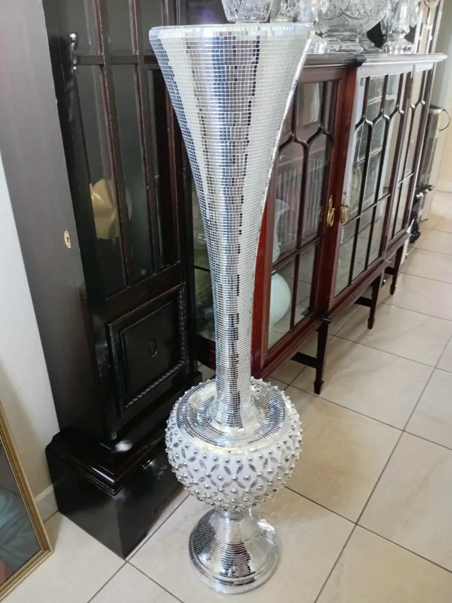 Flower vase - Image 4