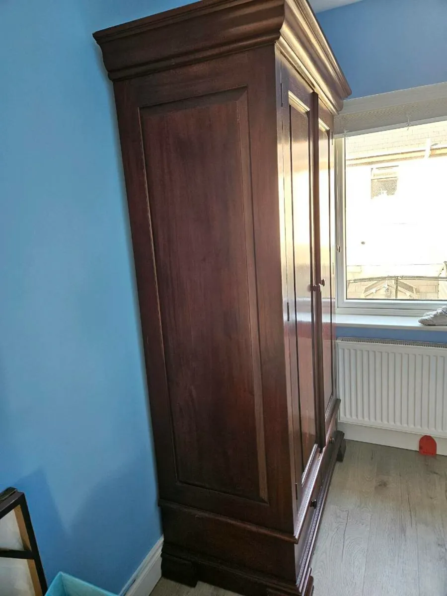 Wardrobe - Image 2