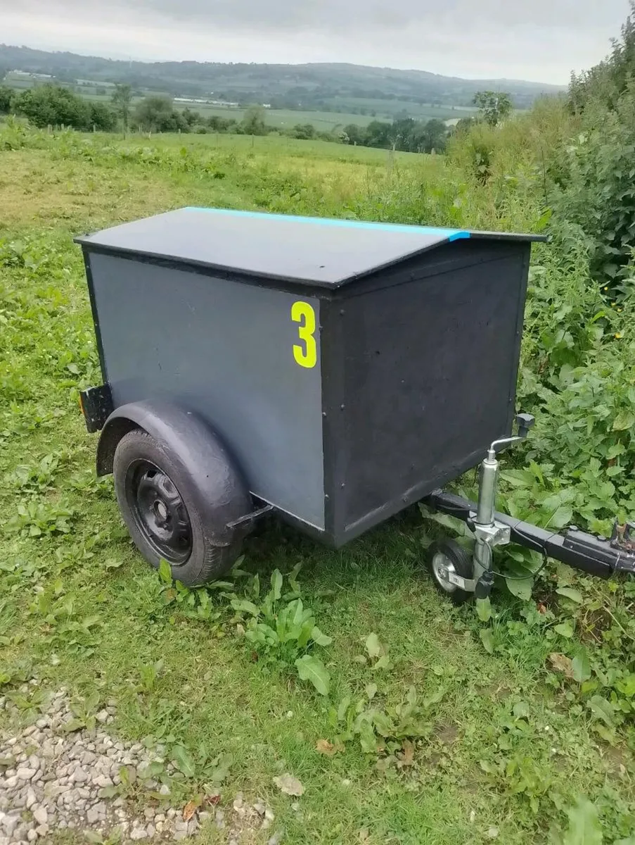Trailer - Image 1