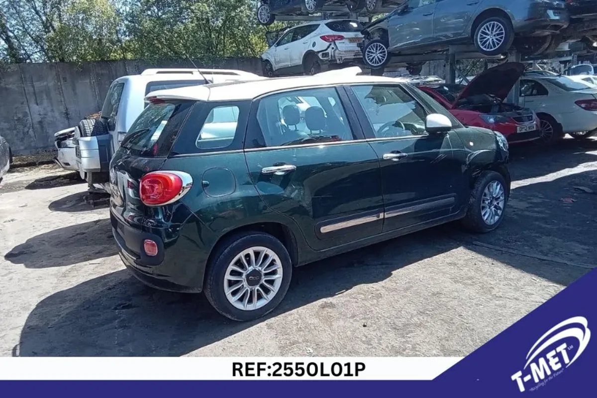 2013 FIAT 500L BREAKING FOR PARTS - Image 1