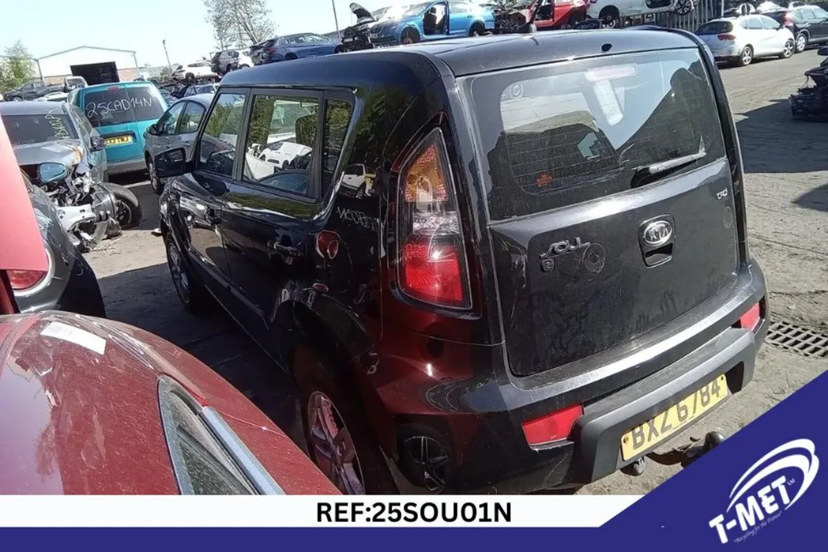 2011 KIA SOUL BREAKING FOR PARTS - Image 4