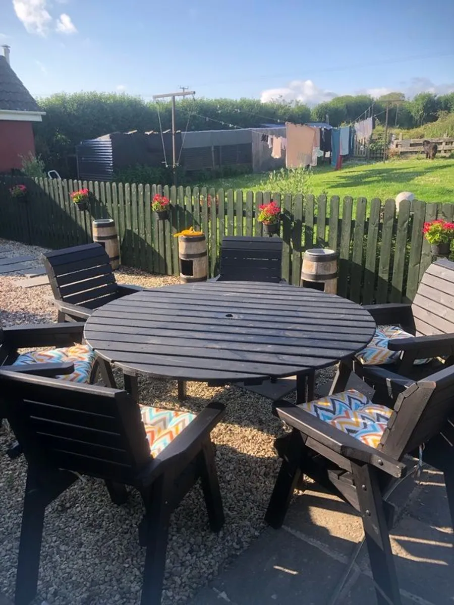 Beautiful handmade garden set. - Image 1