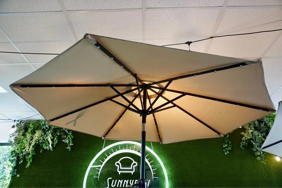 Garden furniture - Image 1