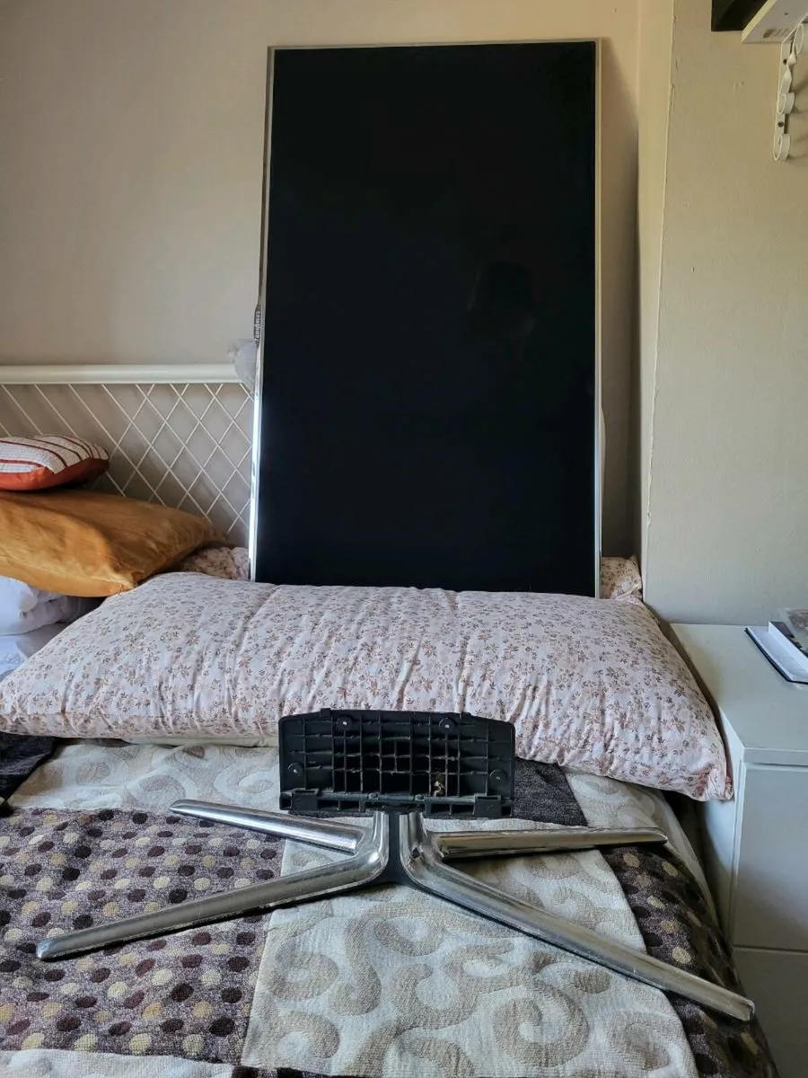 Samsung TV - Image 1