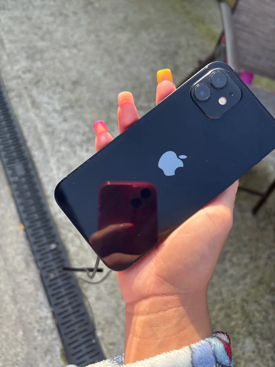 iPhone 12 - Image 1