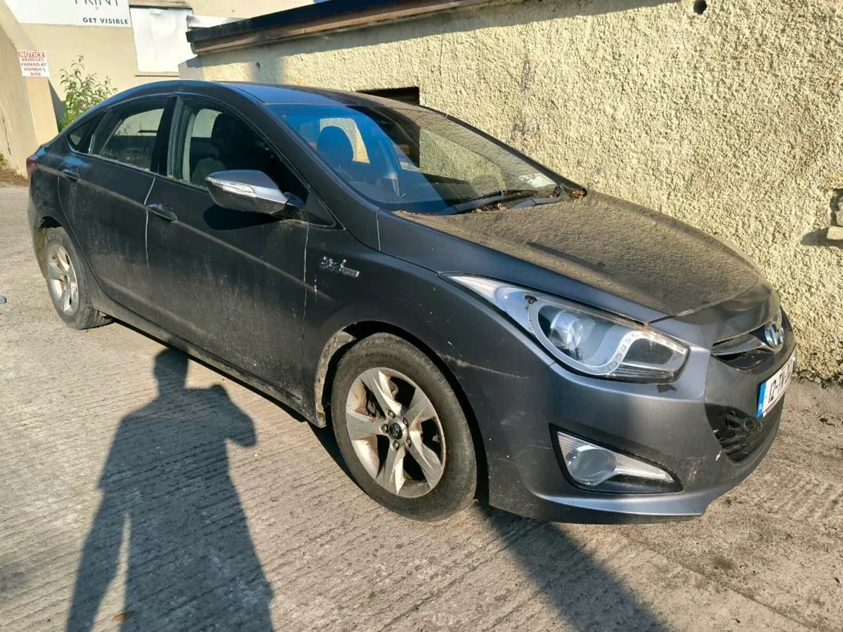 Hyundai i40 good engine no damage - Image 1