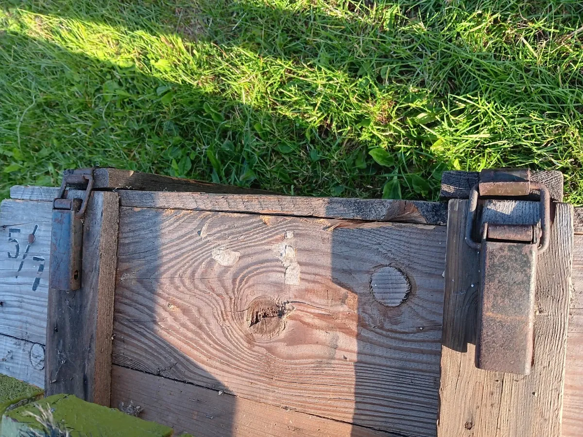 Rustic wooden tool box - Image 4