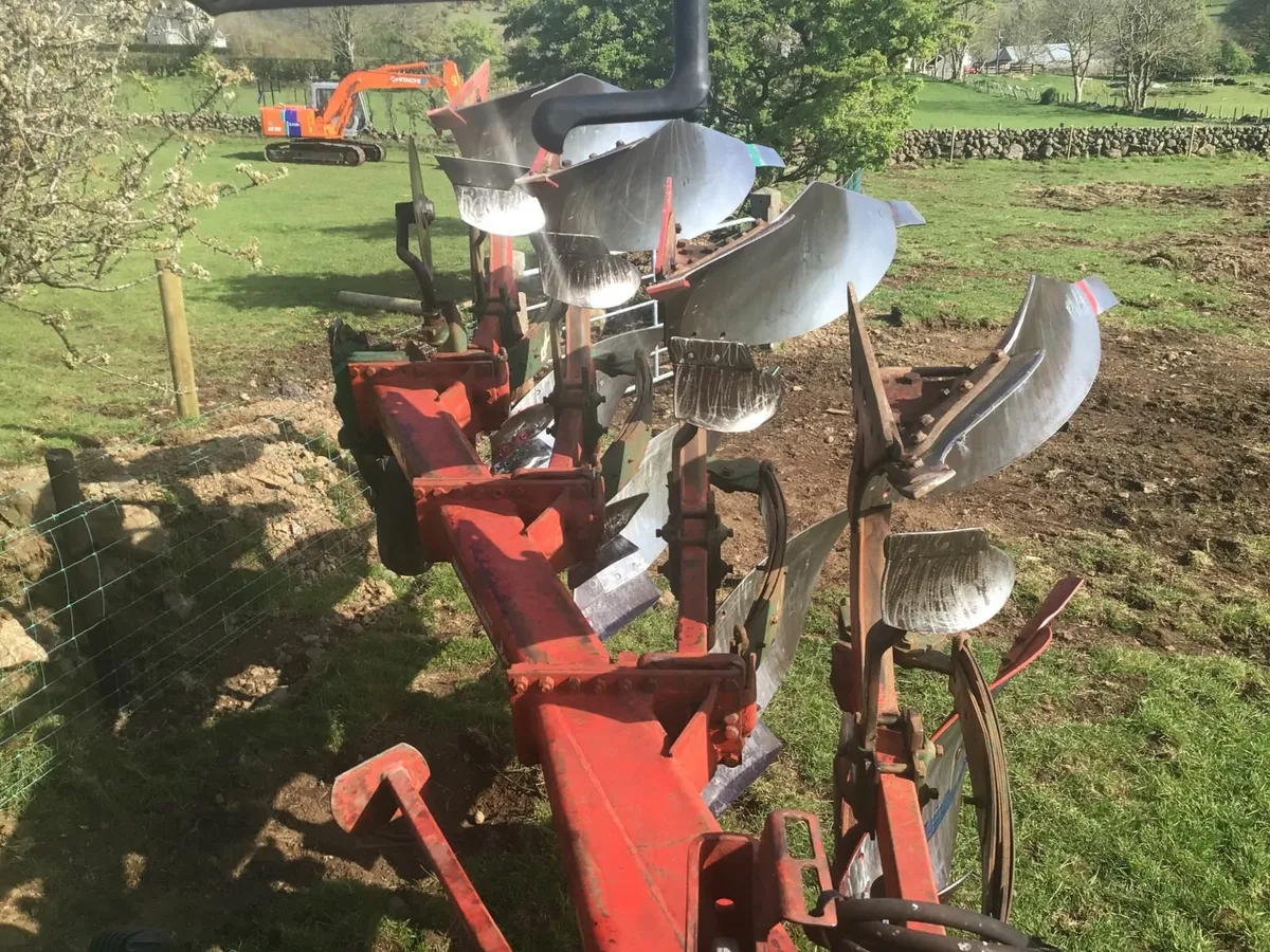 Kverneland Reversible Plough - Image 1