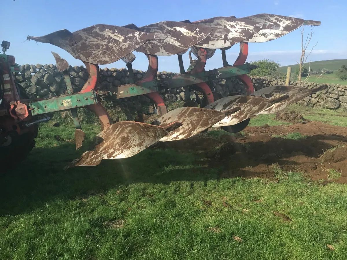 Kverneland Reversible Plough - Image 3