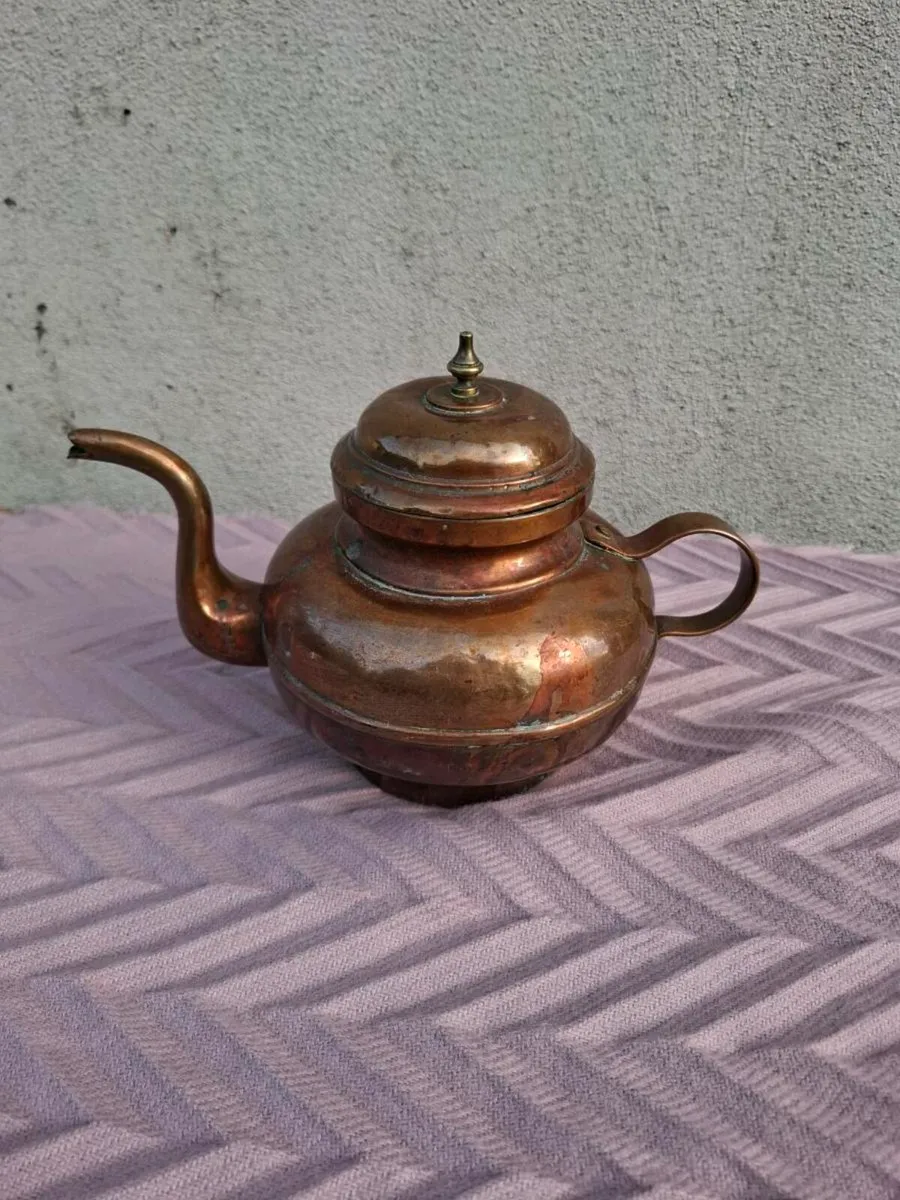 Copper tea pot postage possible - Image 1
