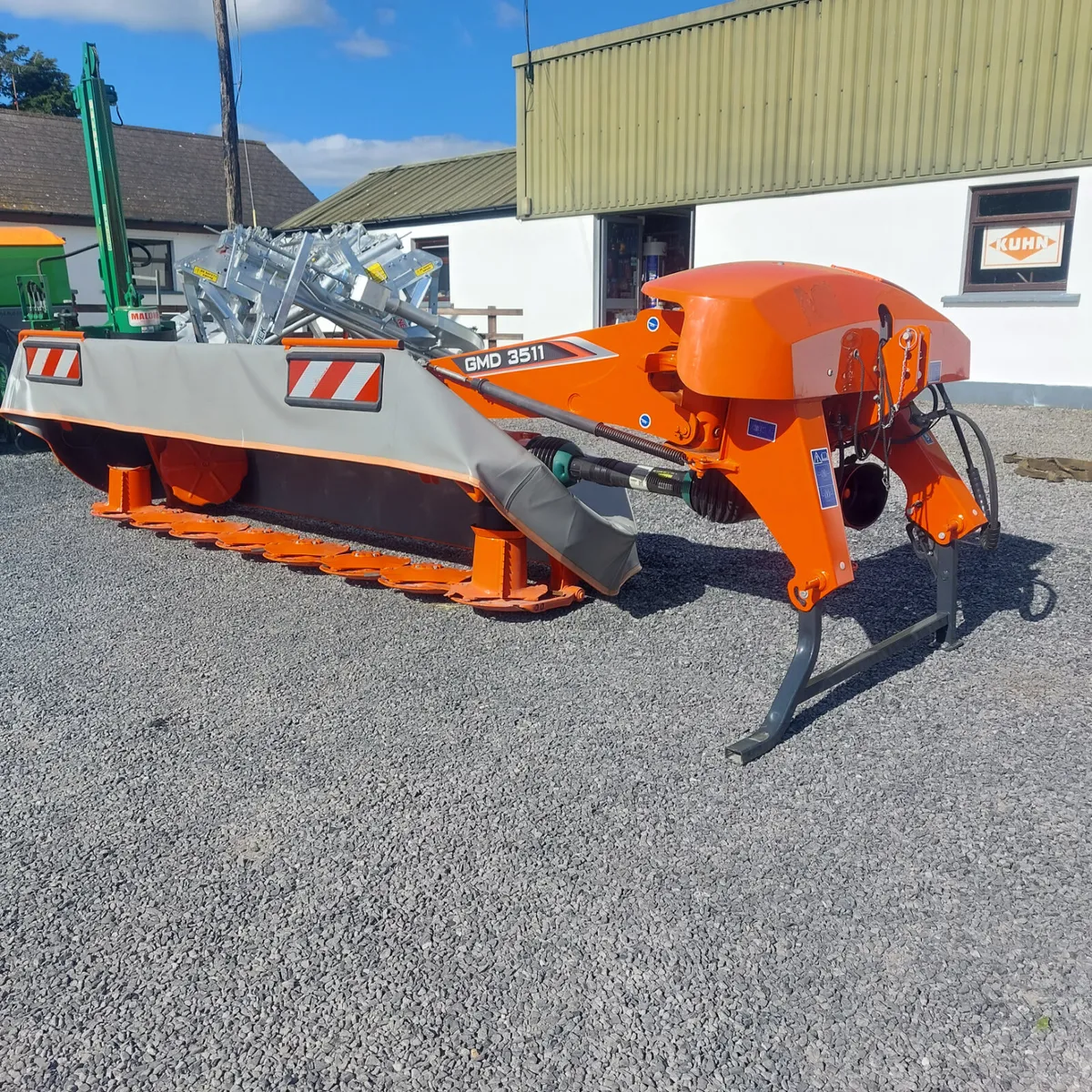 Kuhn GMD 3511 Disc Mower - Image 1