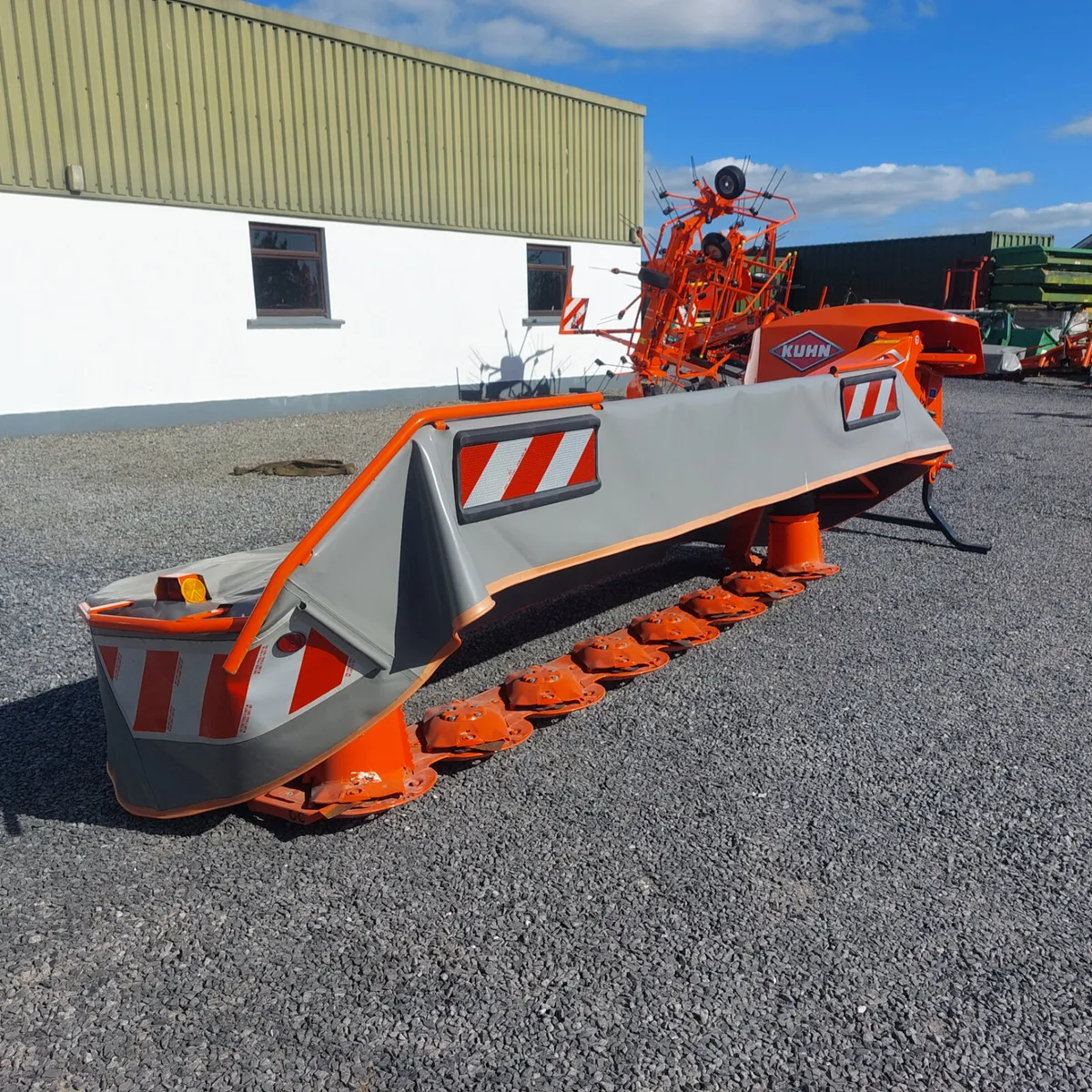 Kuhn GMD 3511 Disc Mower - Image 2