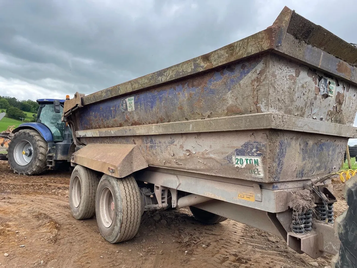 Dump trailer - Image 1