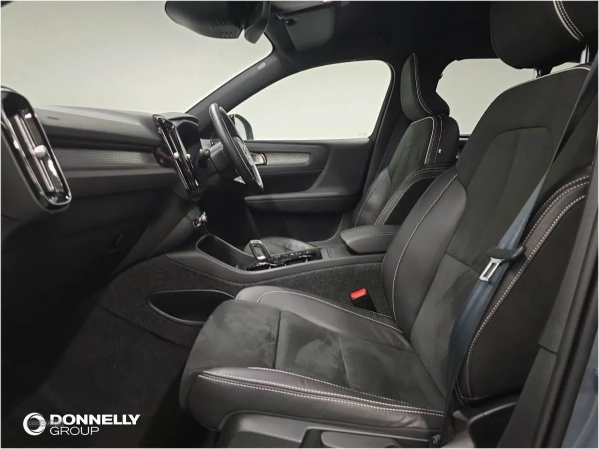 Volvo XC40 1.5 T3  163  R Design 5dr Geartronic - Image 4