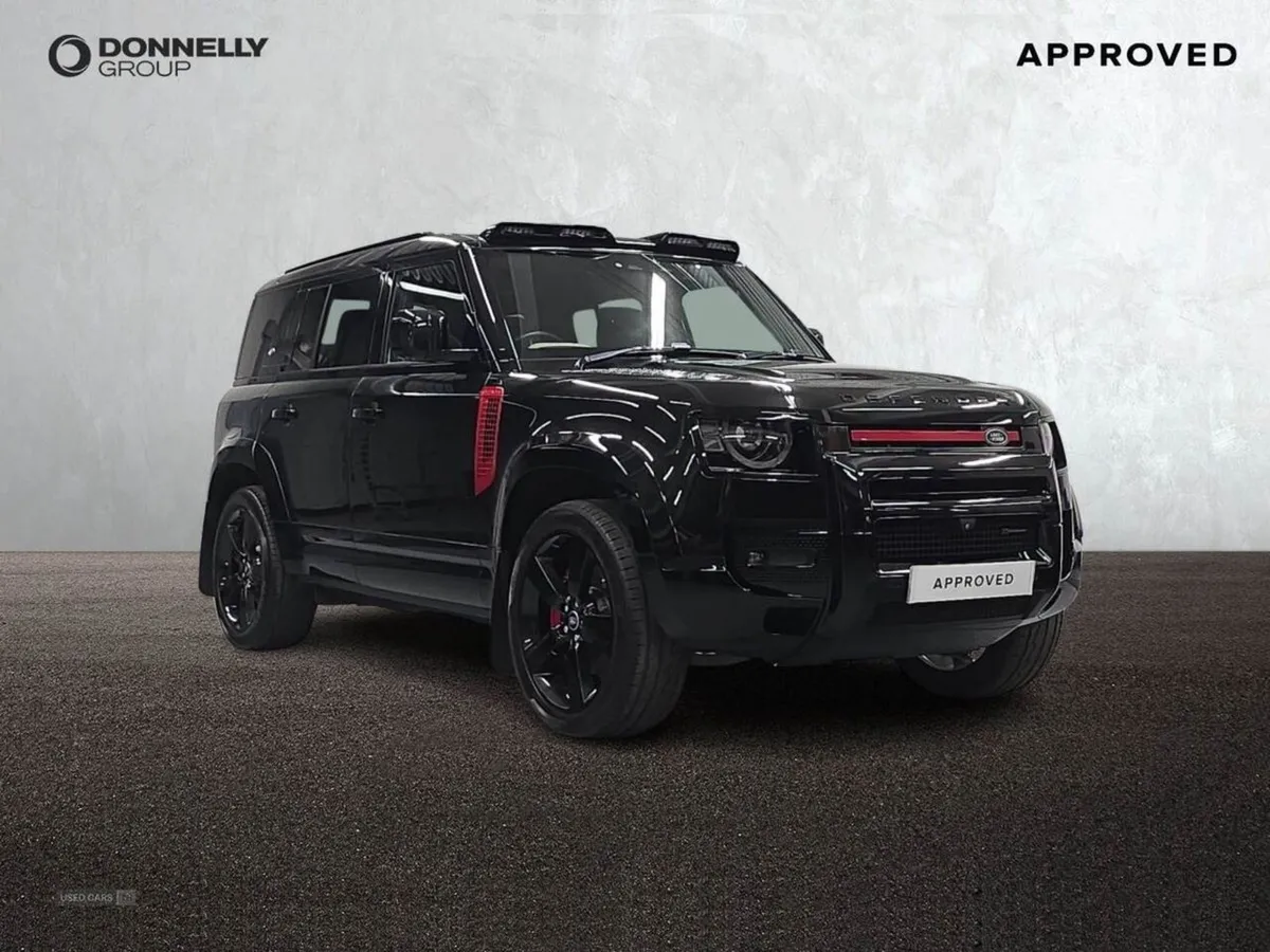 Land Rover Defender 3.0 D300 X-dynamic HSE 110 5d - Image 1