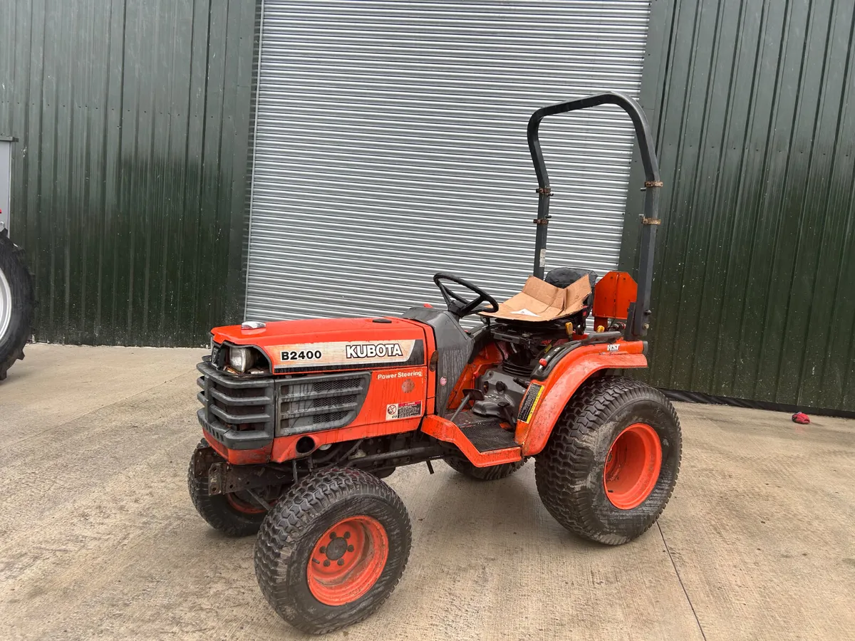 Kubota B2400 HST Compact Tractor - Image 1