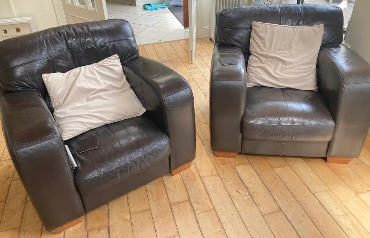 Couch - Image 2