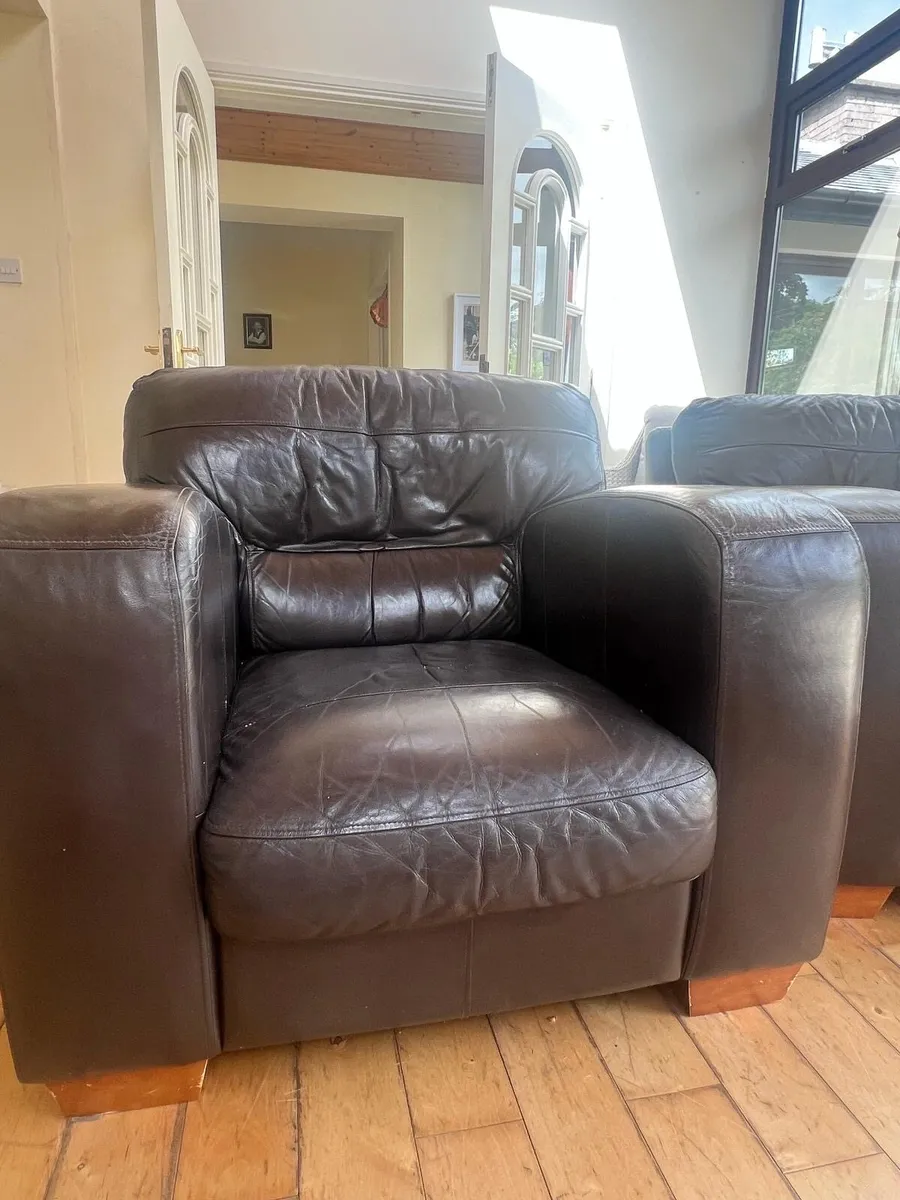 Couch - Image 4
