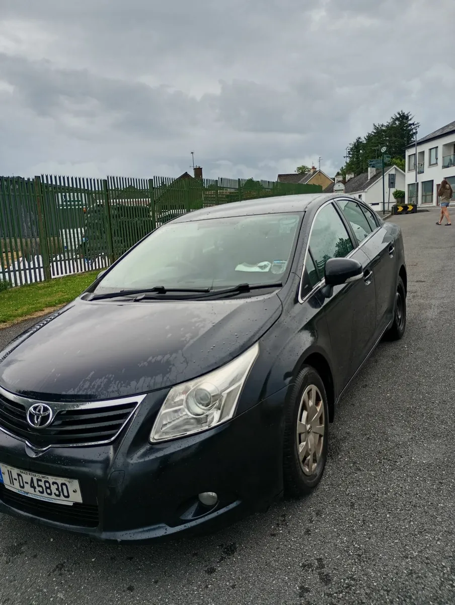 Toyota Avensis 2011 - Image 2
