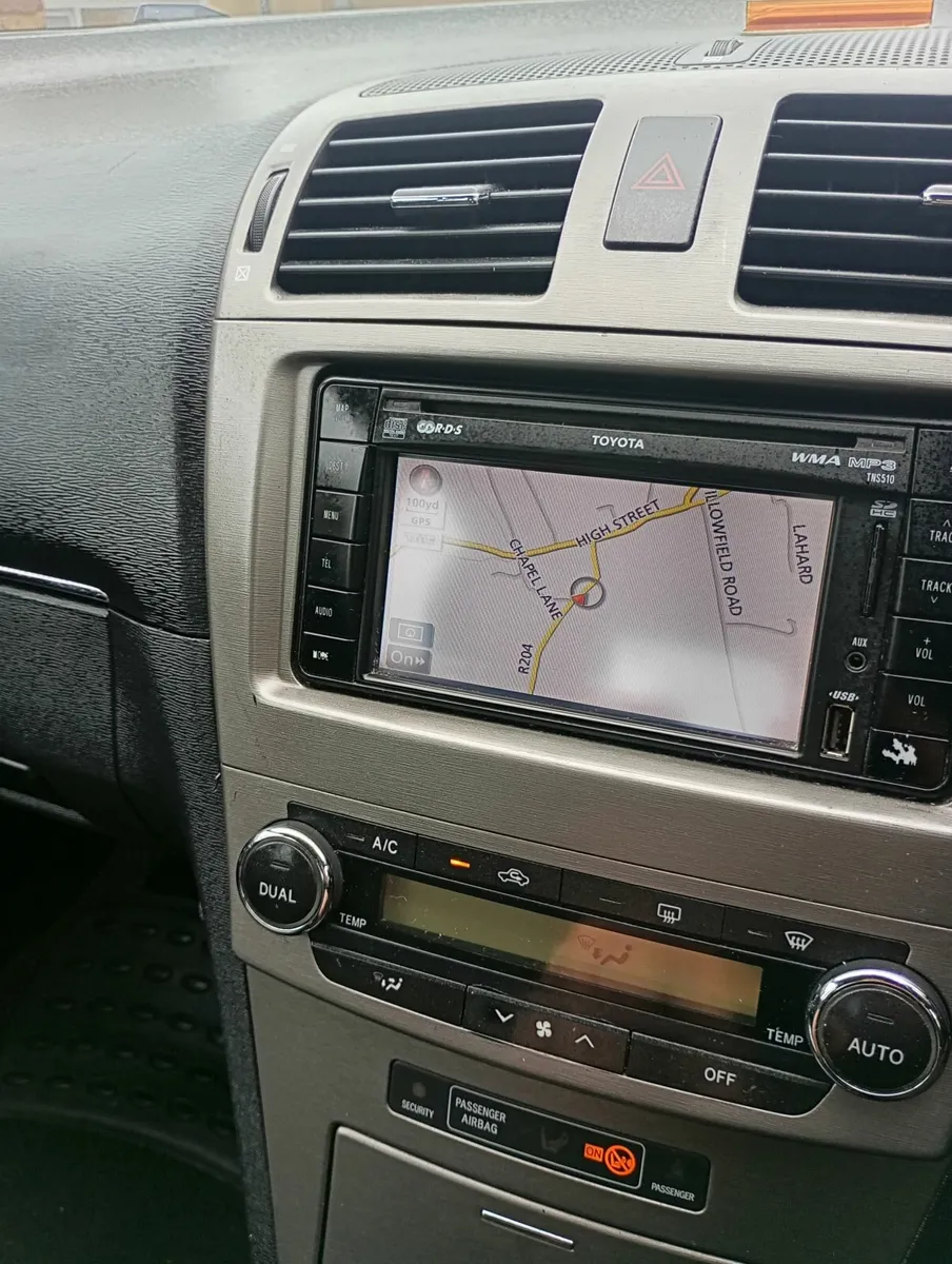 Toyota Avensis 2011 - Image 3