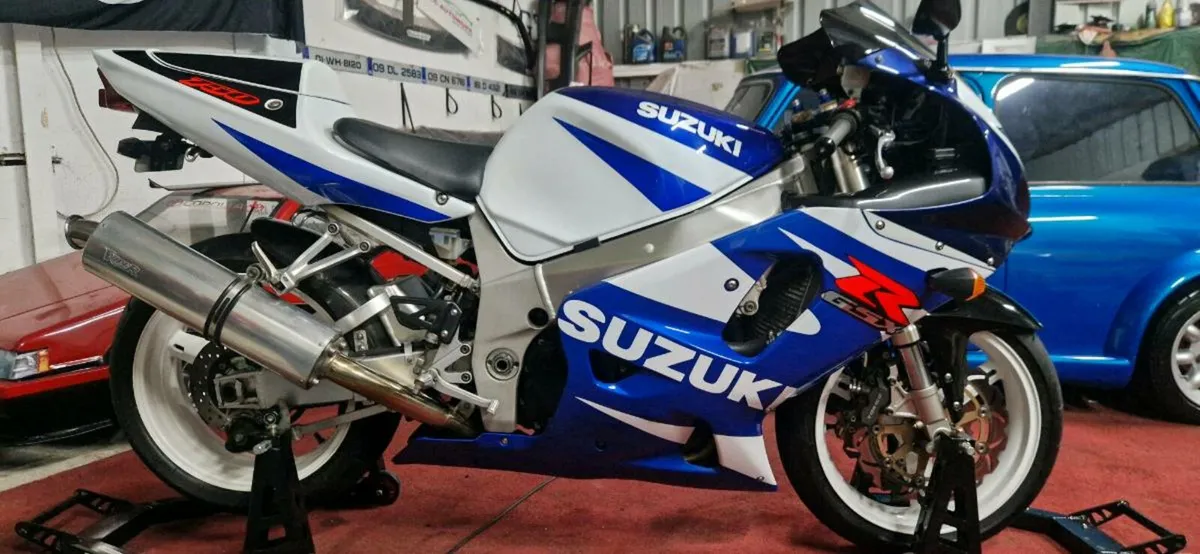 Suzuki Gsxr 750 (MINT) LOW MILAGE - Image 1