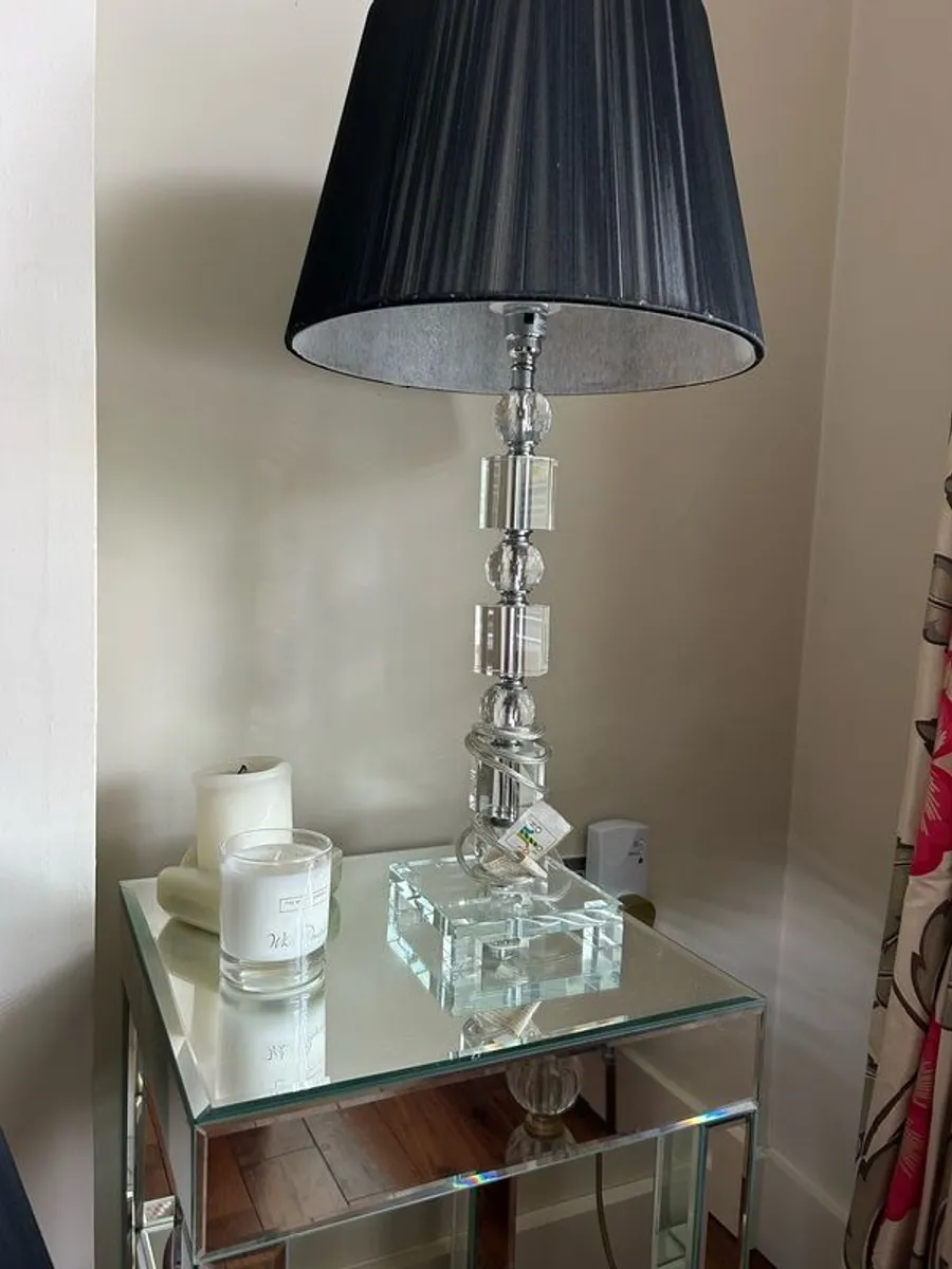 Lamps including shades - Image 1