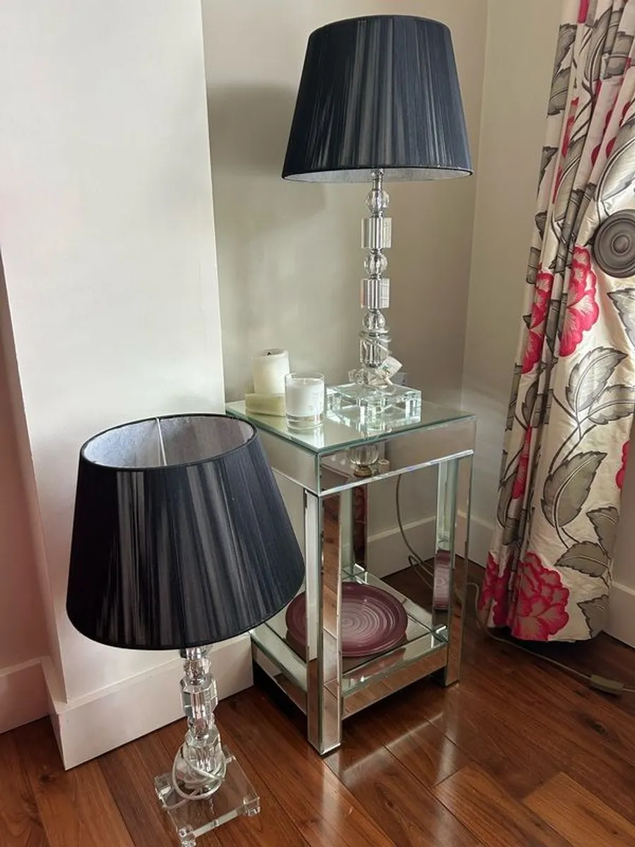Lamps including shades - Image 2