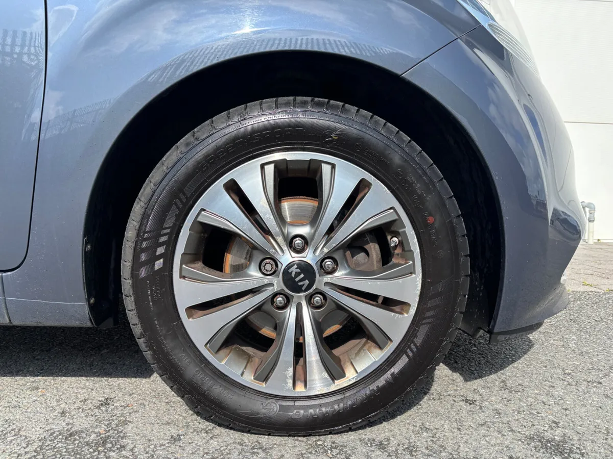 2015 KIA VENGA 1.4i ELITE AUTOMATIC - Image 3