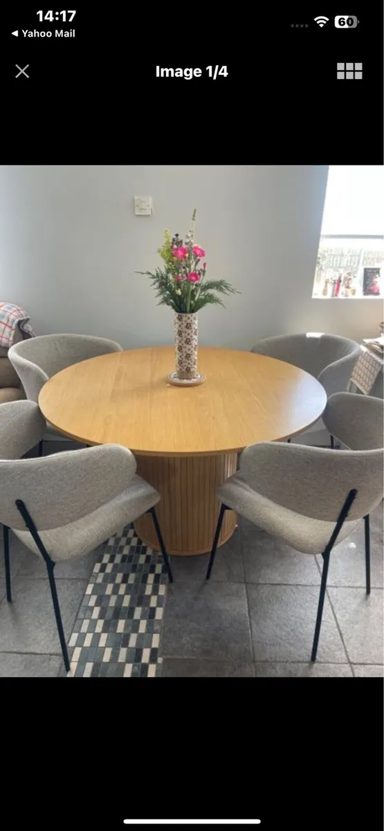 Dining room table and chairs - Image 1