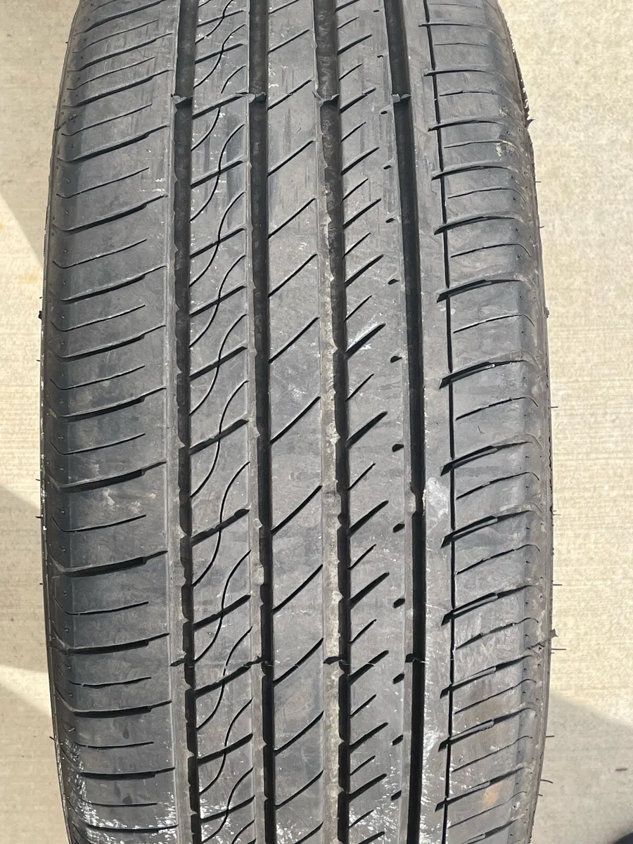 Tyres x2 - 225/40ZR19 - Image 2