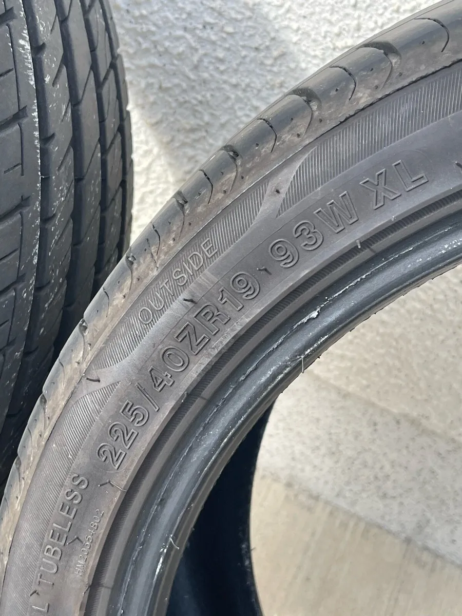 Tyres x2 - 225/40ZR19 - Image 4
