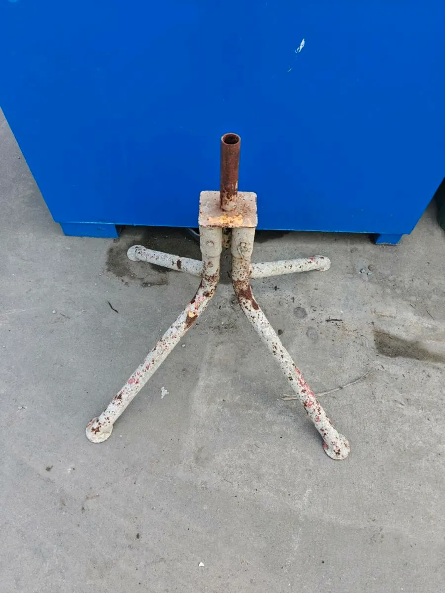 Concrete Mixer stand - Image 1