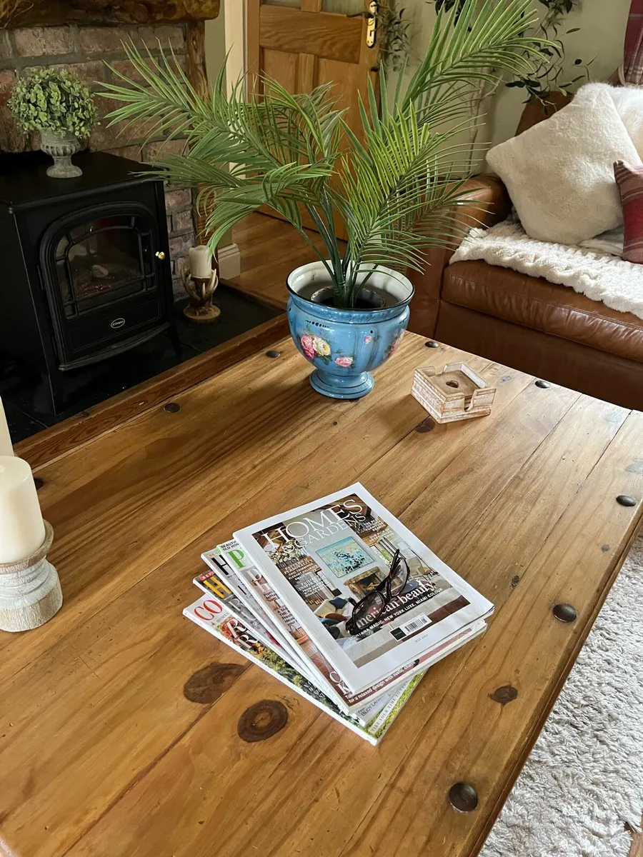 Large coffee table - Image 2