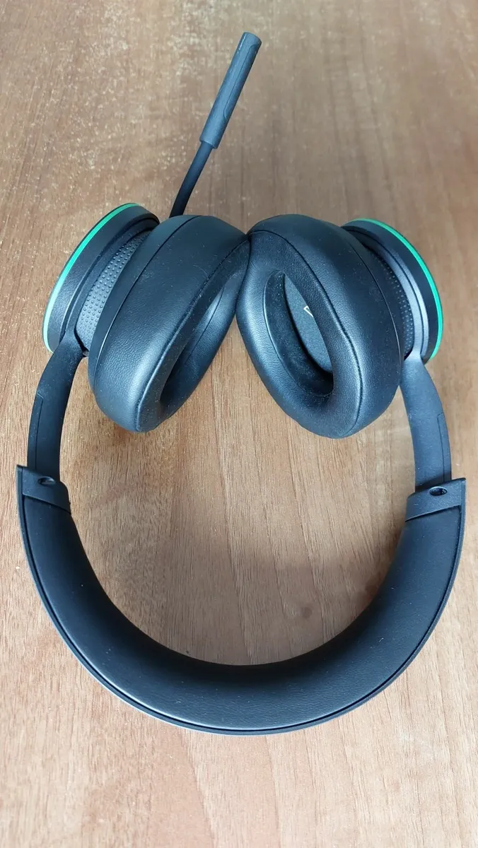 PS5 Games - South Park & Uncharted, Xbox Headset - Image 2