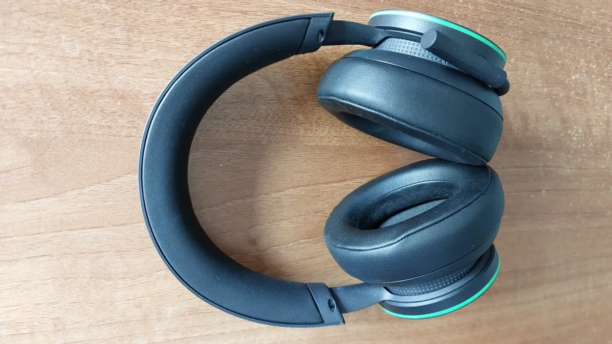 PS5 Games - South Park & Uncharted, Xbox Headset - Image 3