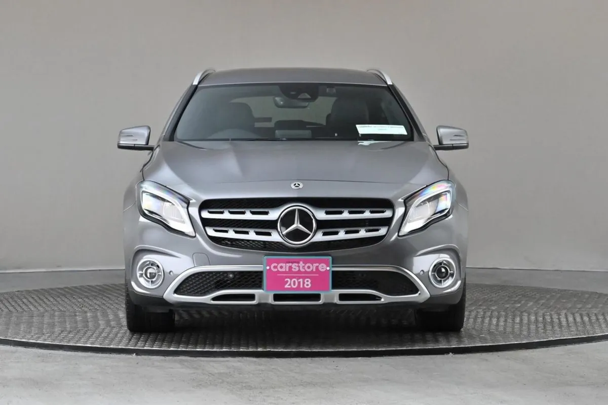 Mercedes-Benz GLA Class GLA 180  full Leather 18 - Image 2