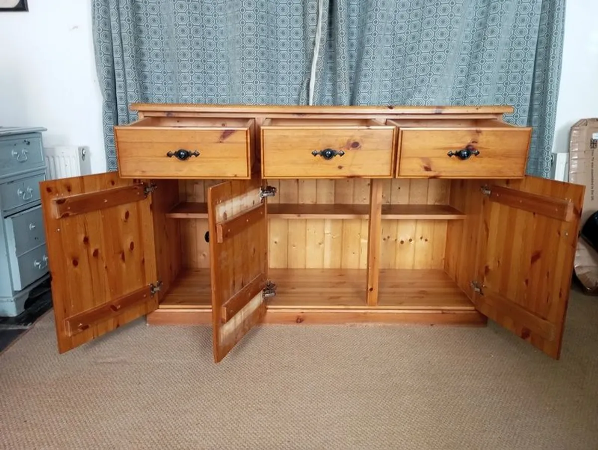 Solid pine sideboard - Image 3