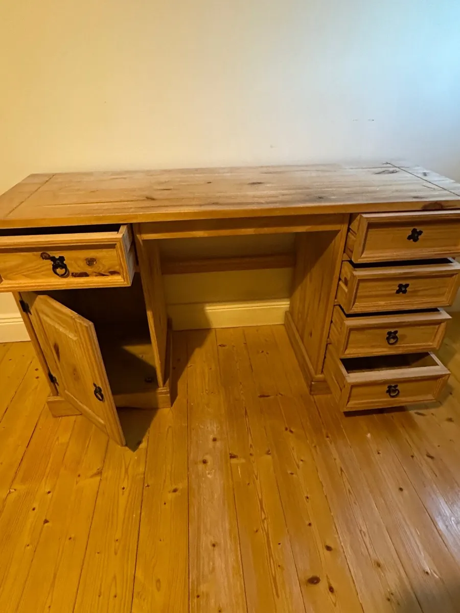 School desk - Image 2