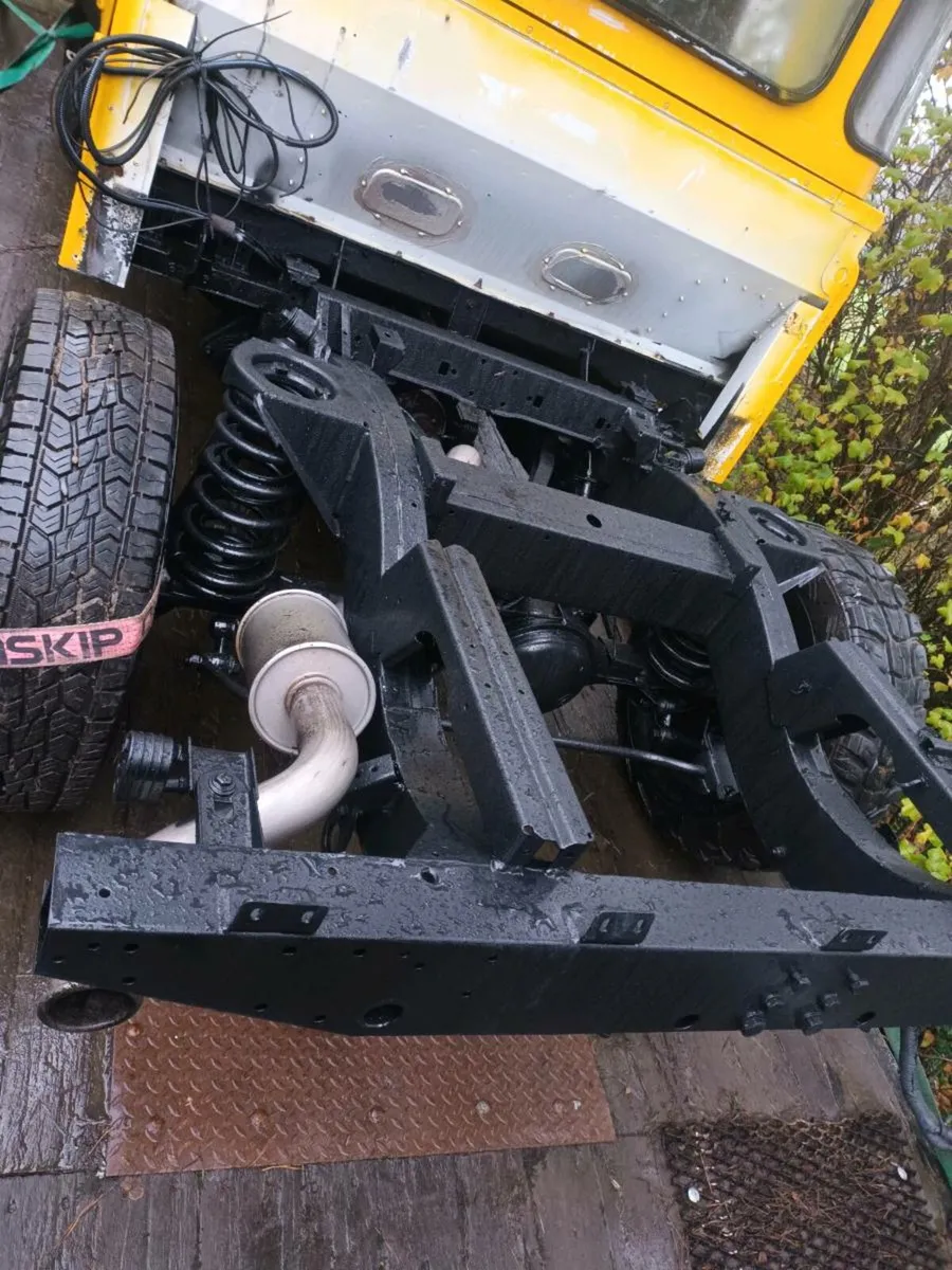 Landrover defender 130 - Image 2