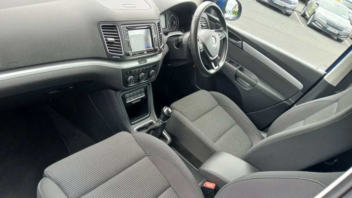 Volkswagen Sharan Comfortline 2.0tdi 150HP  7 Sea - Image 3