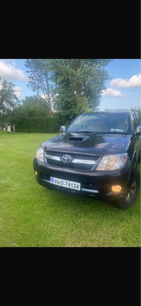 Toyota Hilux - Image 2