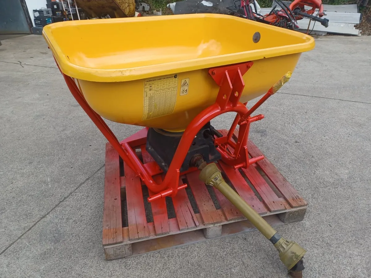Fertiliser Spreader - Image 4
