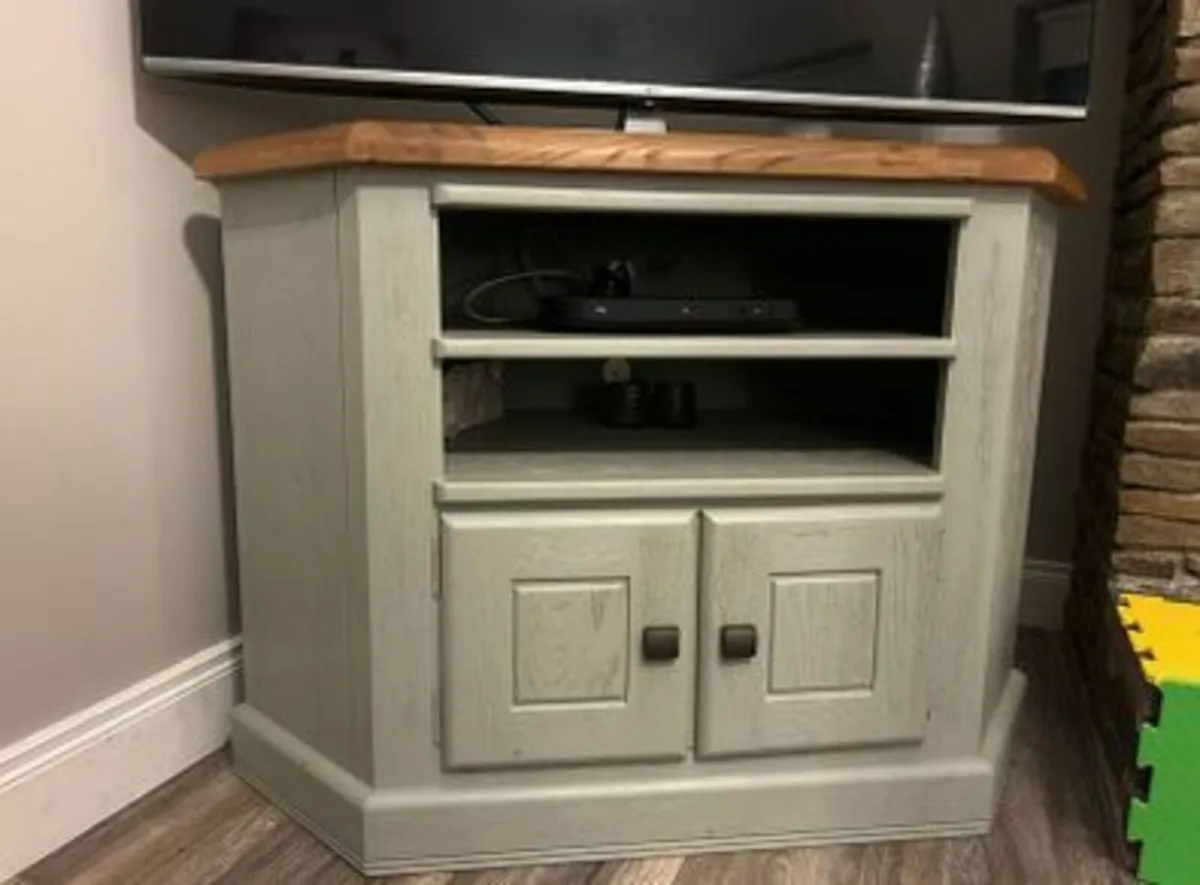 TV Stand - Image 3