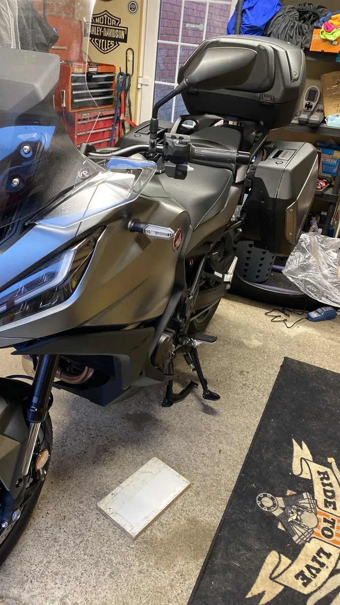 Honda NT 1100 - Image 1