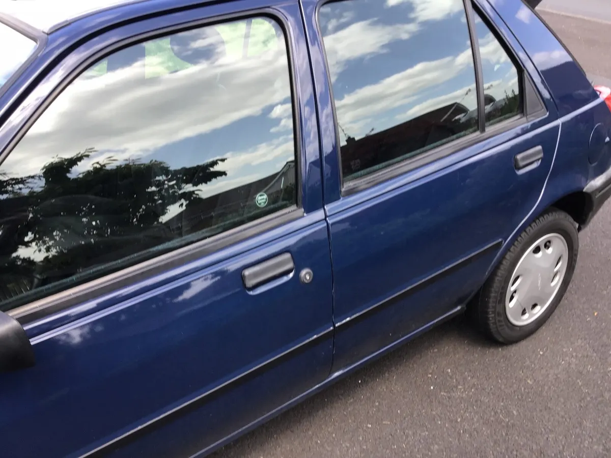 Ford Fiesta 1994 - Image 2