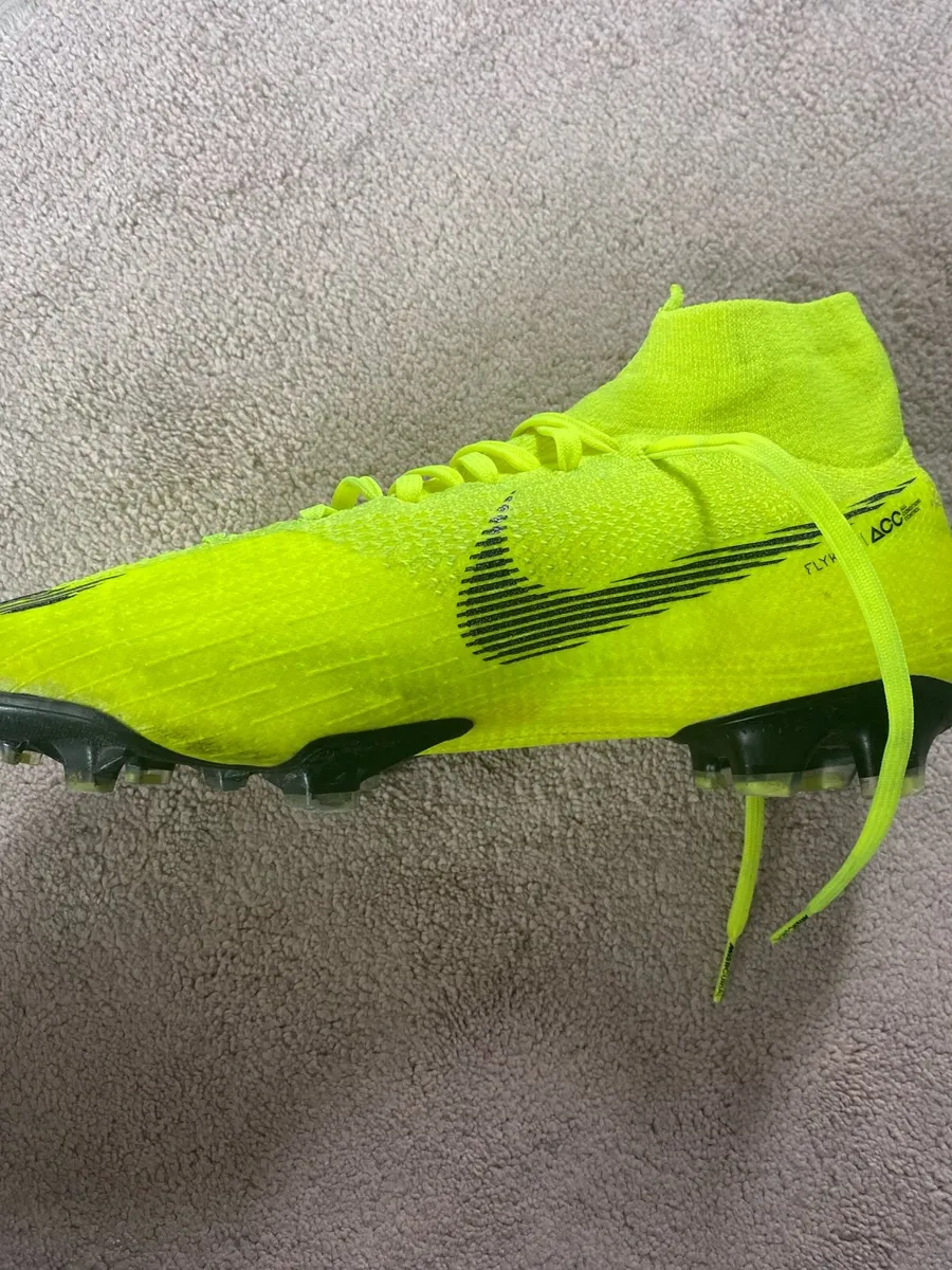 Soccer/football boots - Image 2