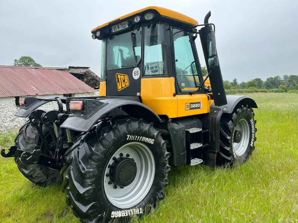 JCB Fastrac 3220 @ Russell Fastraxx - Image 3