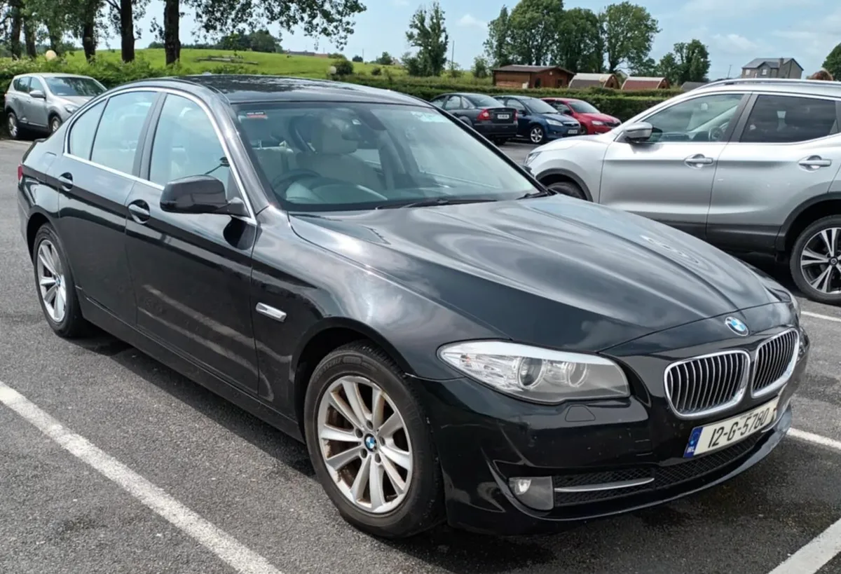 Weekly online auction - Image 1