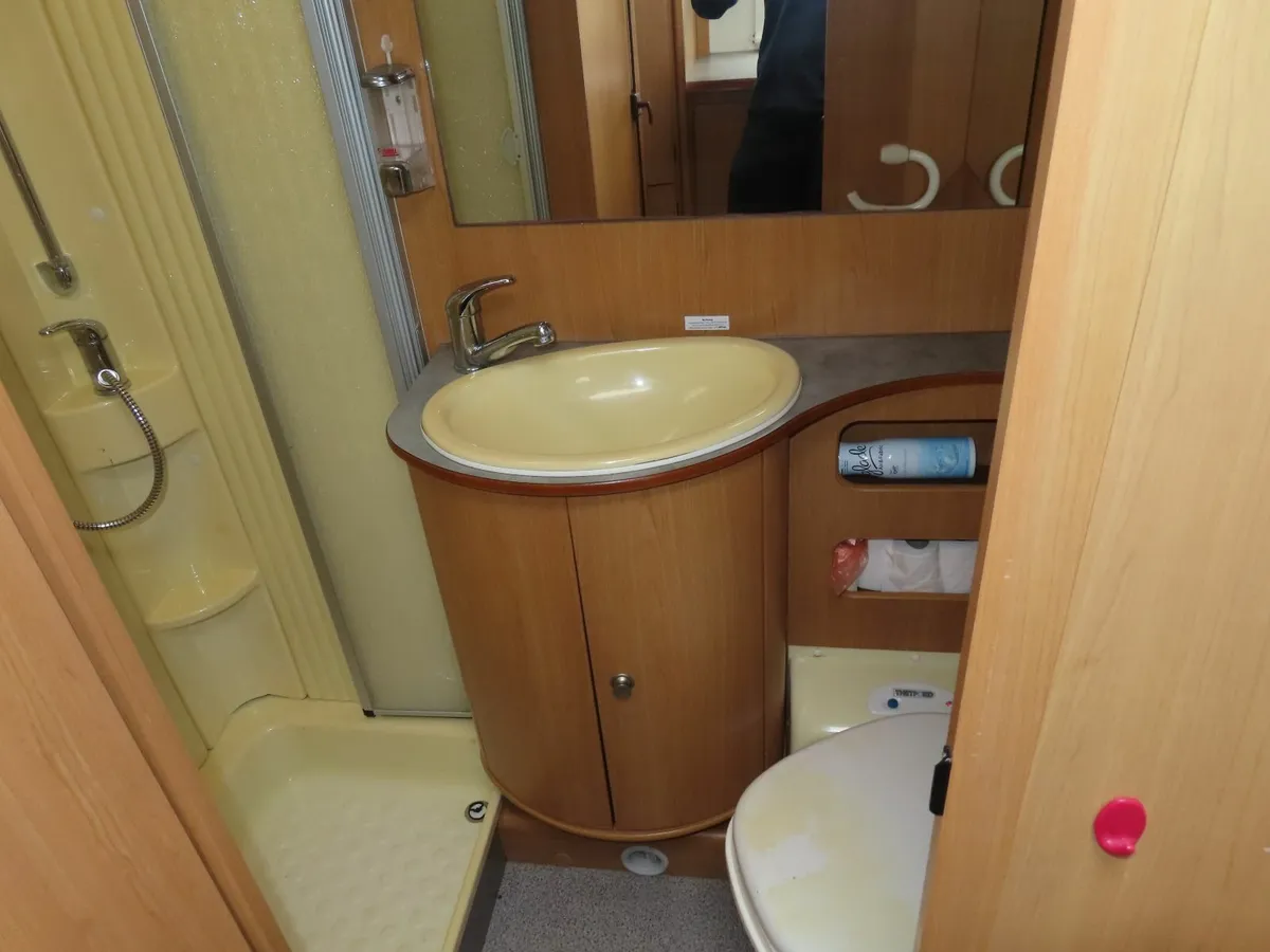 2004 Dethleffs Globetrotter - Image 4